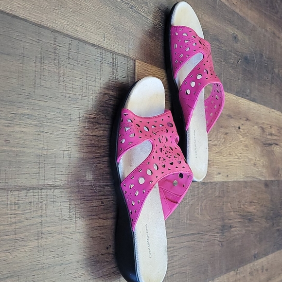 Croft and Barrow slip on sandals - Picture 3 of 3